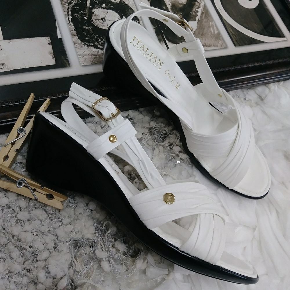 NWOT Italian Shoemakers Sandals!